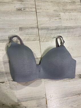 Victorias Secret Grey No Wire Bra 36DD